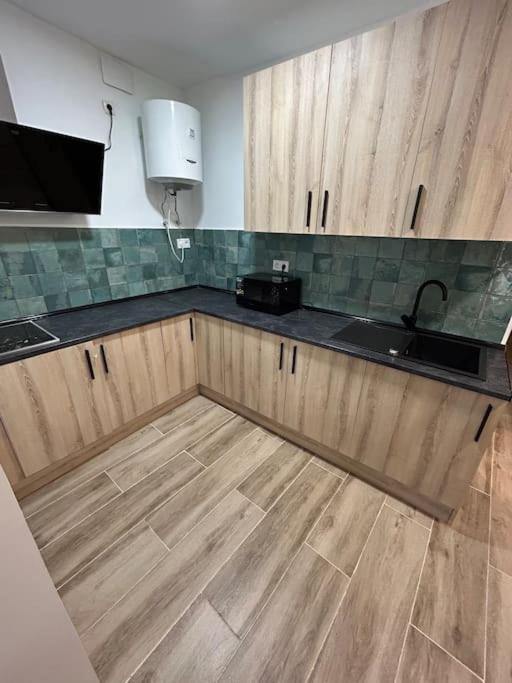 Apartamento Recien Reformado Con 5 Habitaciones Y 3 Banos Madrid Exterior photo